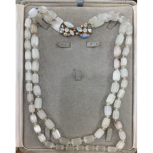 427 - Moonstone 1950/1960's ladies necklace