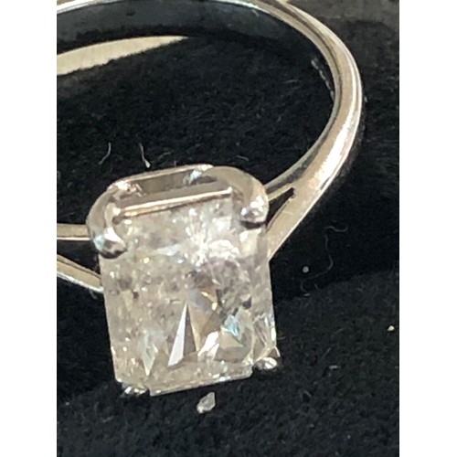 235 - 2.5 carat diamond ring internal flaws diamond measures approx 10mm by 6mm please see images for deta... 