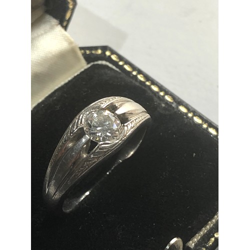 249 - White gold /plat gents diamond ring the diamond measures approx 6mm dia set in platinum or 18ct whit... 