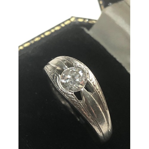 249 - White gold /plat gents diamond ring the diamond measures approx 6mm dia set in platinum or 18ct whit... 