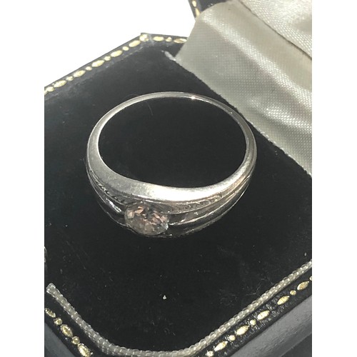 249 - White gold /plat gents diamond ring the diamond measures approx 6mm dia set in platinum or 18ct whit... 