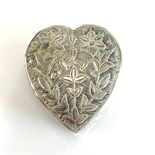 70 - Continental silver shaped heart box