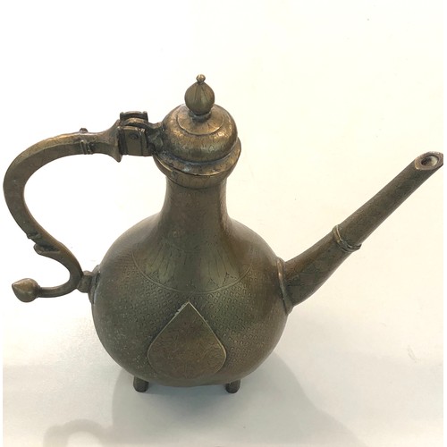 410 - 18th Century Moghal north indian brass ewer