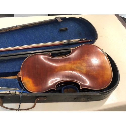 414 - Antique / Vintage violin in original case with bow