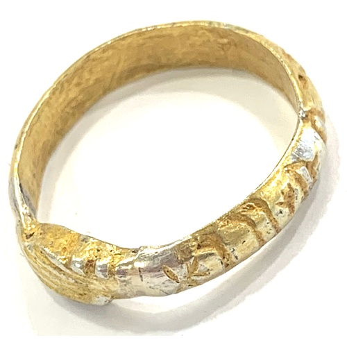 419 - Medieval silver gilt ring, approximate weight 4g