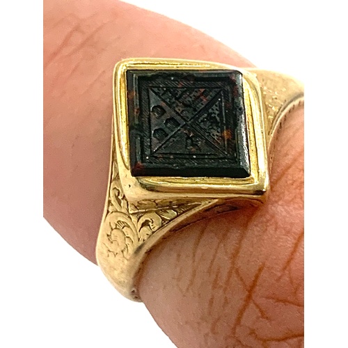 422 - Antique hard stone seal dress ring, worn and split total approximate weight: 3.4g