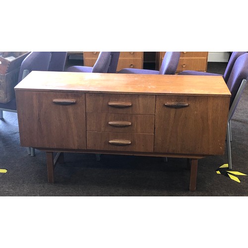 424 - Retro teak 2 door 3 draw sideboard measures approx 53