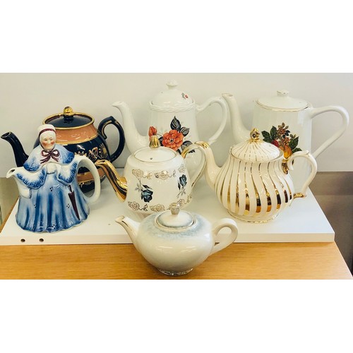 111 - Selection of 7 various designed teapots, to include  Staffordshire ware, all items in good overall c... 