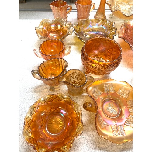 141 - Large selection of carnival and carnival style glassware, over all good condition