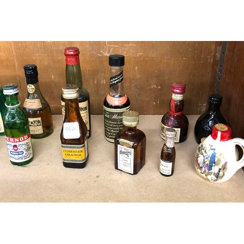 26 - Selection of drink miniatures