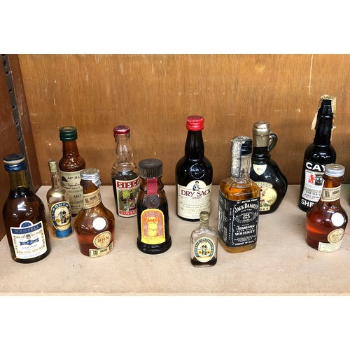 26 - Selection of drink miniatures