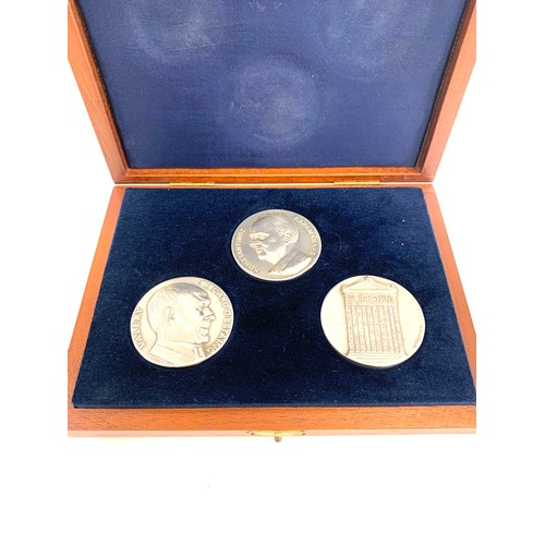 49 - Vintage hallmarked continental silver medallions in box each hallmarked AG.999 total weight of medal... 