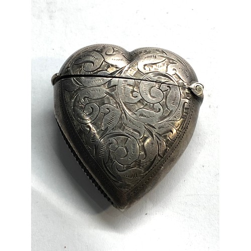 85 - Antique silver heart shaped vesta / match striker