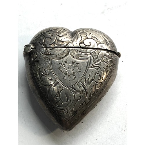 85 - Antique silver heart shaped vesta / match striker