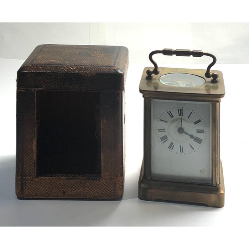 463 - Cased antique brass carriage clock not working