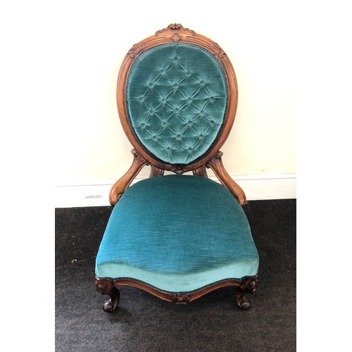 442 - Victorian ladies mahogany carved spoon back chair