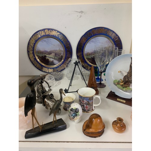 112 - Large selection of miscellaneous items, includes glasses etc