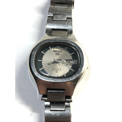 232 - Vintage Seiko 5 7019 - 5010 automatic wristwatch watch is ticking but no warranty given