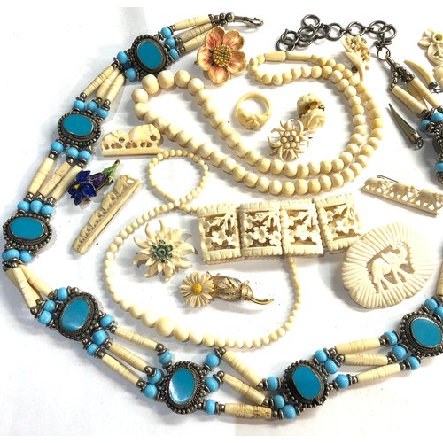 182 - Selection of vintage bone/ ivory jewellery