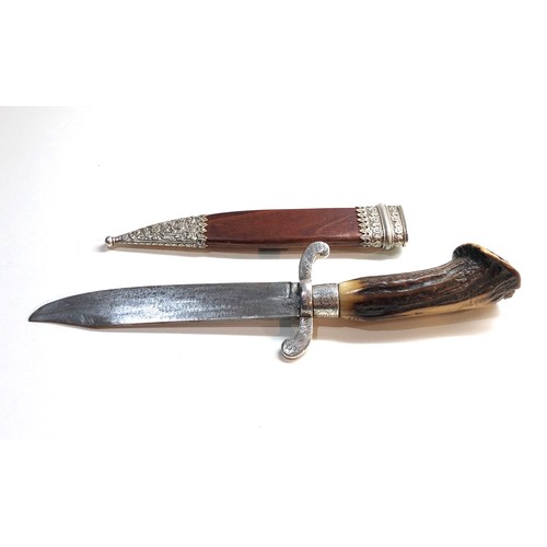 322 - An unusual 19th century Anglo Indian silver mounted hunting knife / dagger