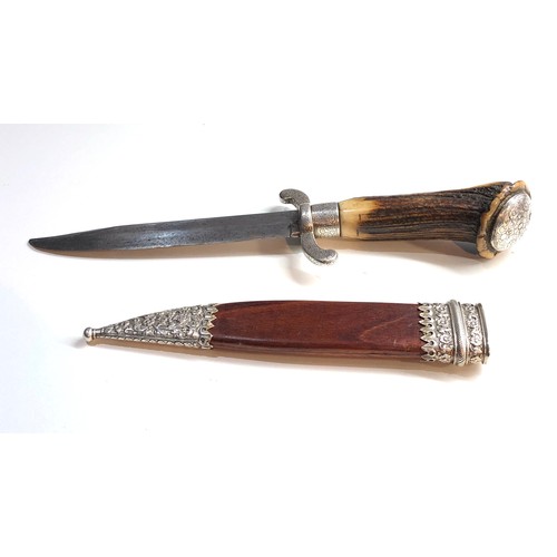 322 - An unusual 19th century Anglo Indian silver mounted hunting knife / dagger