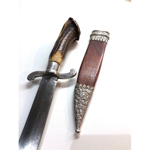 322 - An unusual 19th century Anglo Indian silver mounted hunting knife / dagger