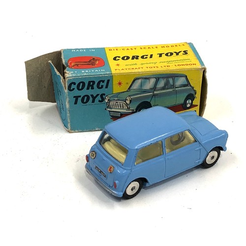 384 - Corgi toys 226 Morris mini -minor box missing a flap