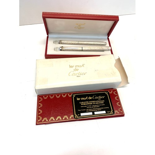 399 - Boxed le must de Cartier Stylo / pen complete with boxes and booklets