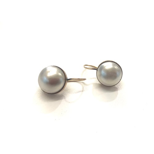 196 - 18ct Gold pearl earrings