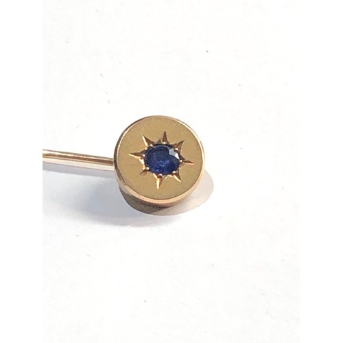 318 - 9ct gold sapphire stick pn