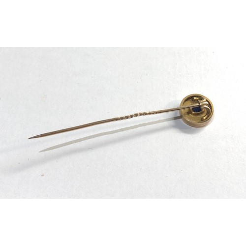 318 - 9ct gold sapphire stick pn