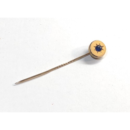 318 - 9ct gold sapphire stick pn