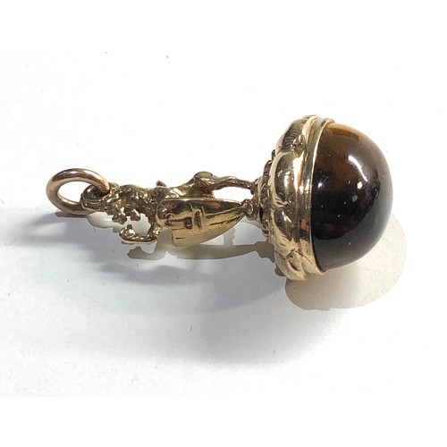 25 - 9ct gold lion tigers eye fob 5g