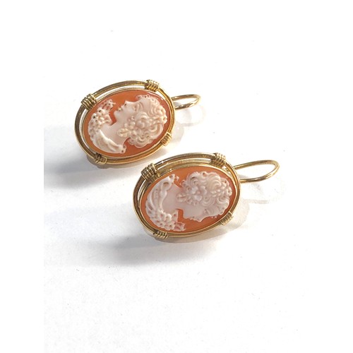 324 - 18ct gold cameo earrings