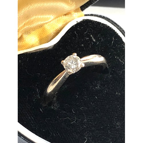 169 - 18ct gold diamond ring