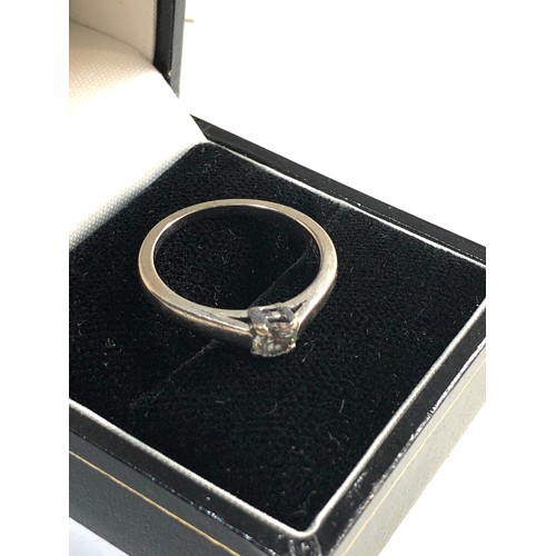 141 - 18ct gold diamond ring, ring size approx N, weight approx 3.7g