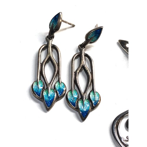 54 - 2 Ola Gories earrings 1 set enamelled