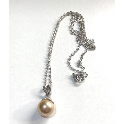 264 - 18ct white gold Pearl drop necklace