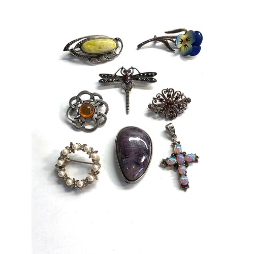 338 - Selection of vintage silver jewellery