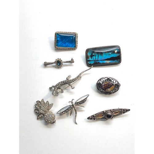 340 - Selection of vintage silver brooches