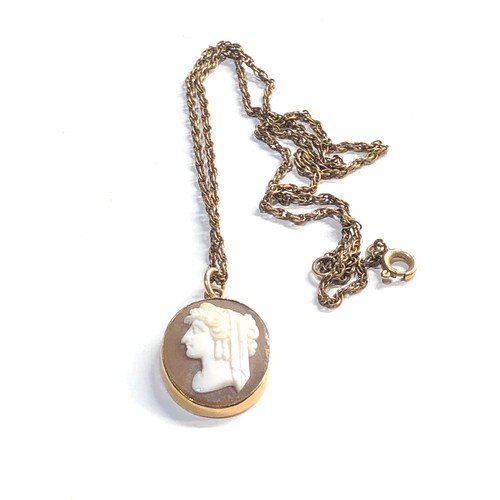 197 - gold cameo pendant and chain