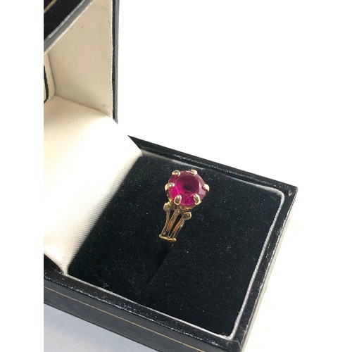 237 - 18ct gold gemstone ring, ring size approx L