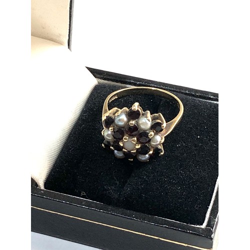 232 - 9ct gold garnet & seed pearl cluster ring, Good overall condition, no stones missing, ring size Q