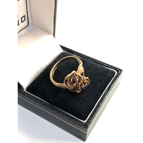 93 - 9ct gold gem set double rose ring, ring size approx o weight approx 5.1g