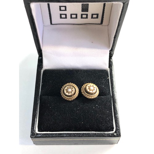 29 - Antique 9ct Gold pearl studs