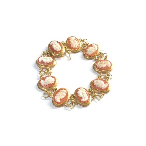 335 - 18ct gold cameo bracelet 17.5g