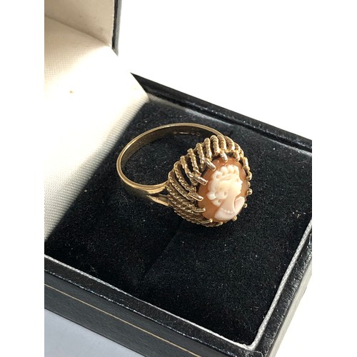 52 - 9ct gold cameo ring, approximate ring size P/Q, approximate weight 3.3g