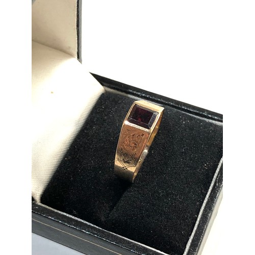 35 - 14ct Gold garnet ring, ring size approx j weight approx 2.3g