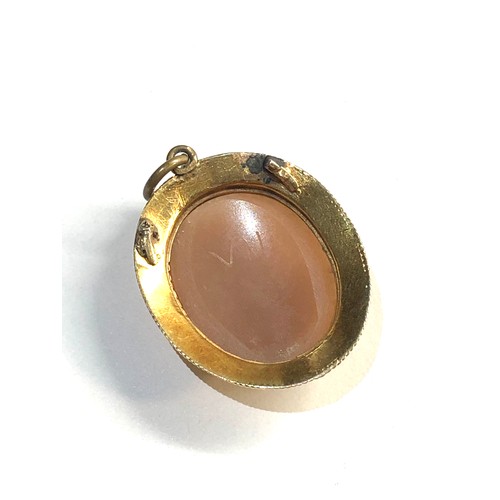 86 - 18ct gold cameo pendant, approximate measurements: height 25mm width 20 mm