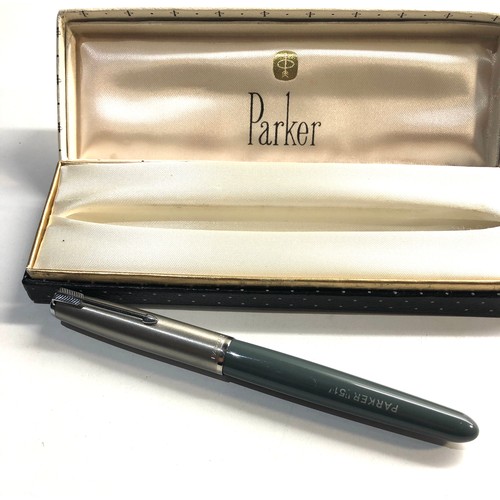 587 - Vintage Parker 51 pen boxed pen  engraved initials